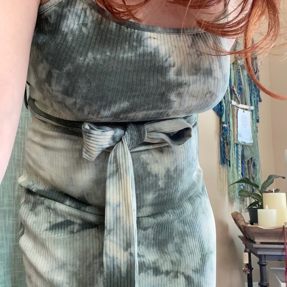 Strappy Shein Midi-Maxi Dress. - Picture 2 of 6